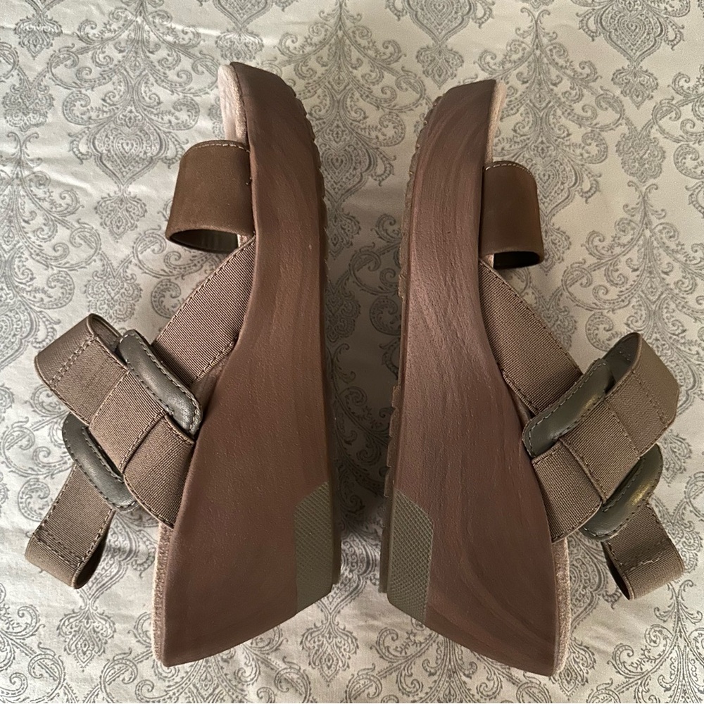 OTBT cleah platform wedge sandal